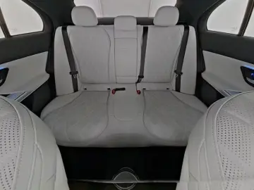 Mercedes-Benz E 400 e 4M AMG SUPERSCREEN-AIRMATIC