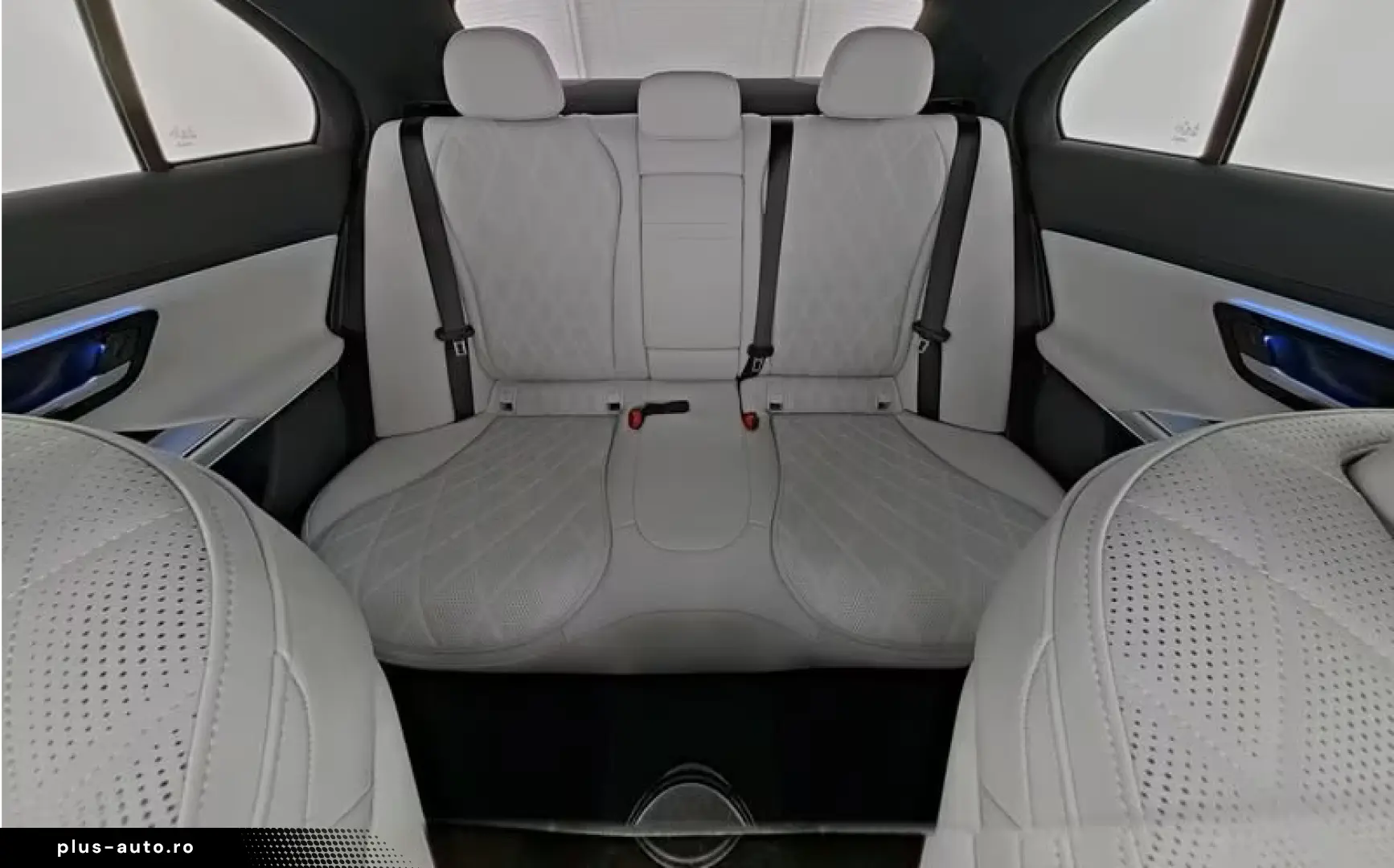 Mercedes-Benz E 400 e 4M AMG SUPERSCREEN-AIRMATIC