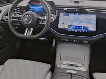 Mercedes-Benz E 400 e 4M AMG SUPERSCREEN-AIRMATIC