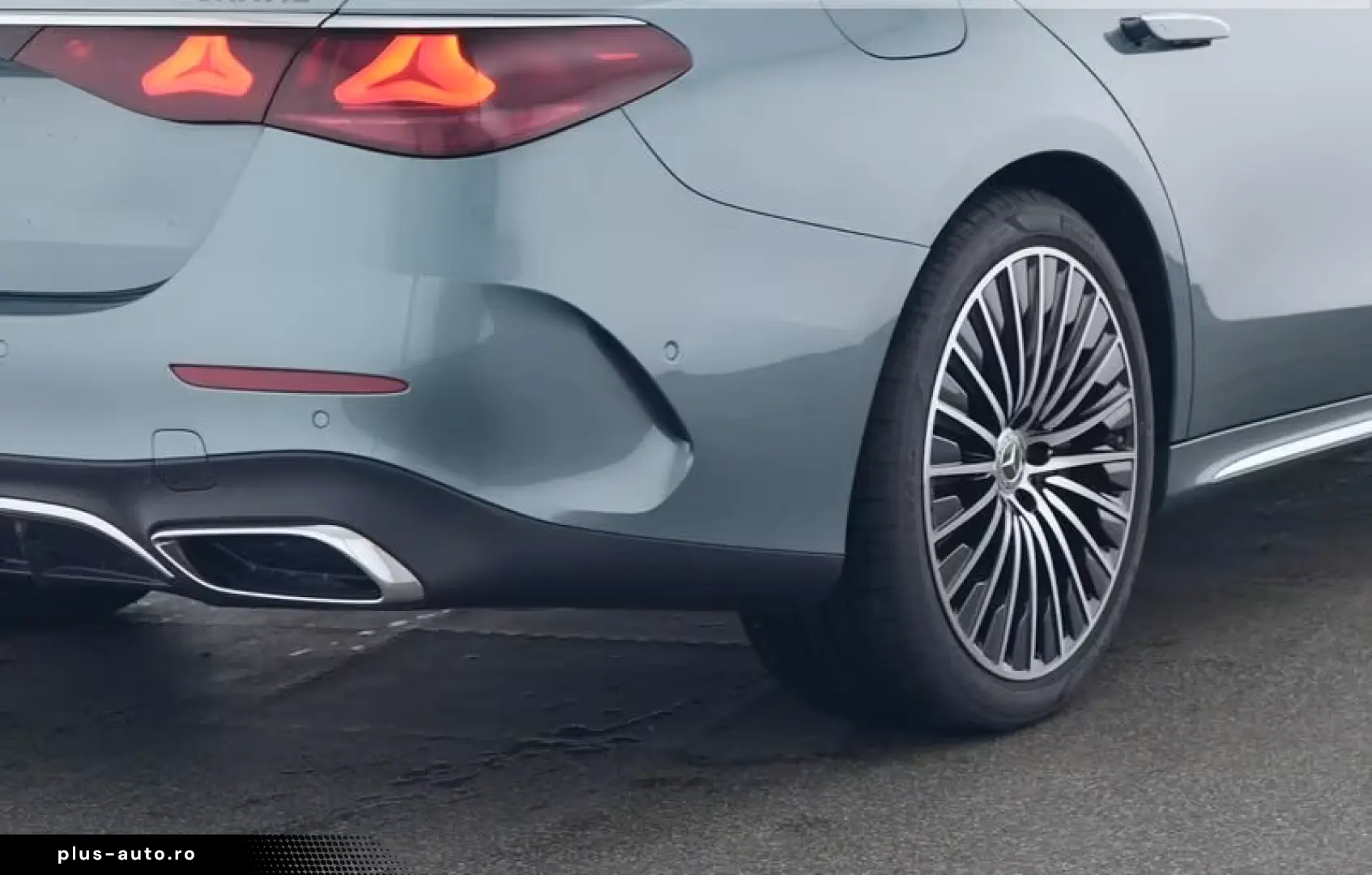 Mercedes-Benz E 400 e 4M AMG SUPERSCREEN-AIRMATIC