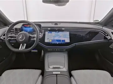 Mercedes-Benz E 400 e 4M AMG SUPERSCREEN-AIRMATIC