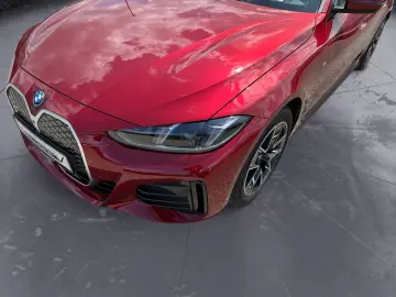BMW i4 xDrive40 M Sportpaket Navi Tempom.aktiv Head