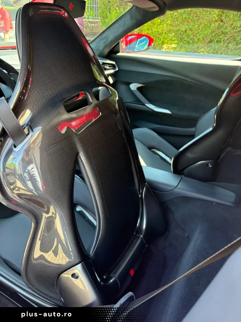 Ferrari 296 GTS Rosso Corsa Lift LED Carbon Racingsitze
