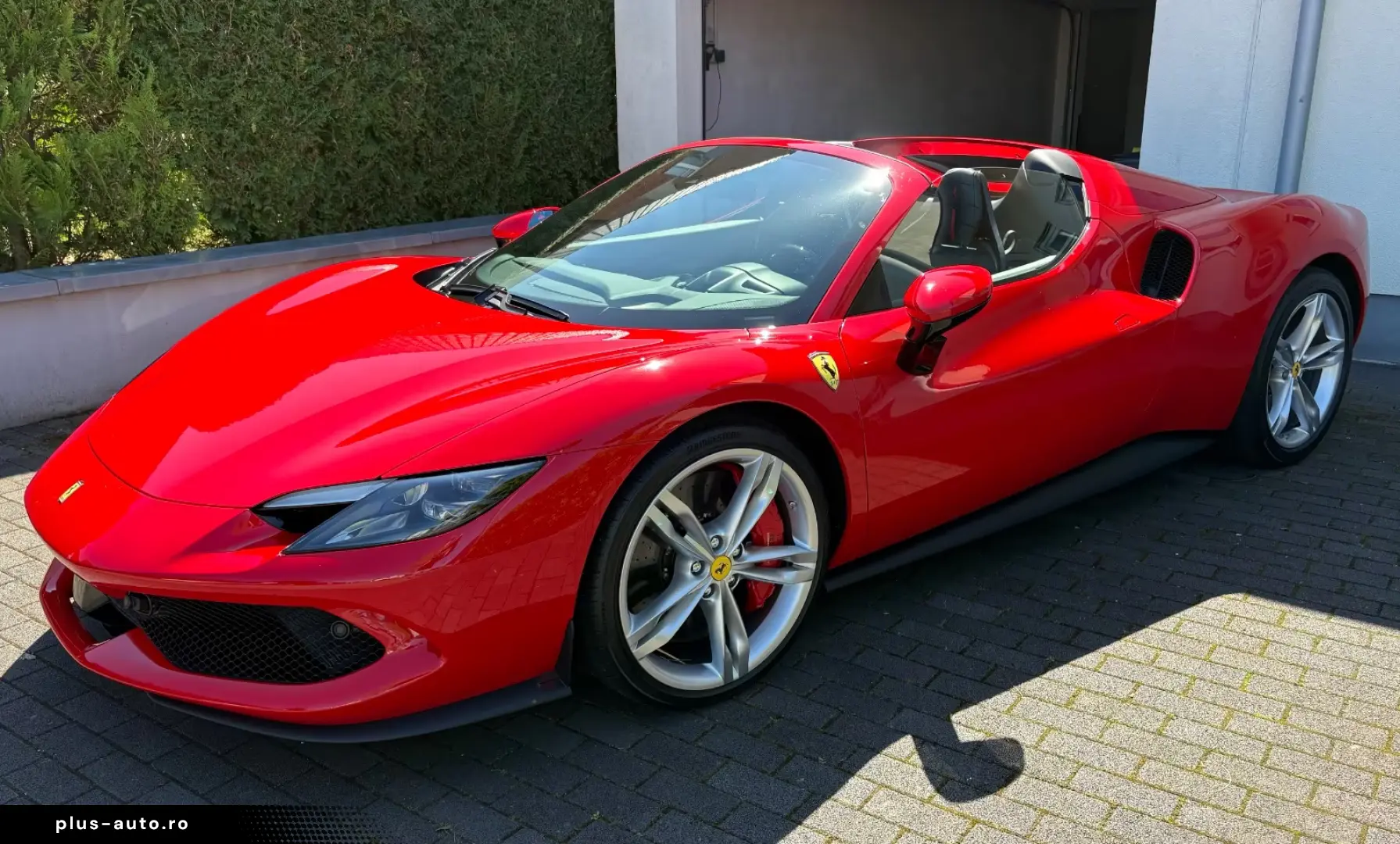 Ferrari 296 GTS Rosso Corsa Lift LED Carbon Racingsitze