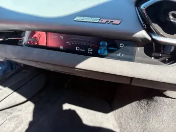 Ferrari 296 GTS Rosso Corsa Lift LED Carbon Racingsitze