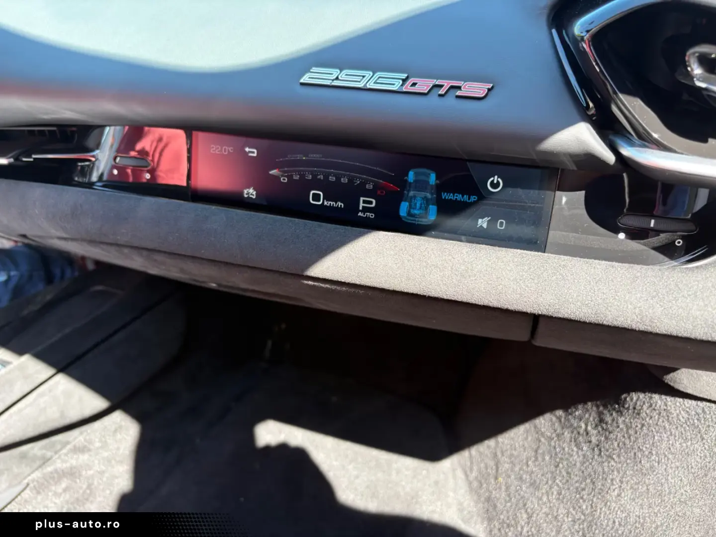 Ferrari 296 GTS Rosso Corsa Lift LED Carbon Racingsitze