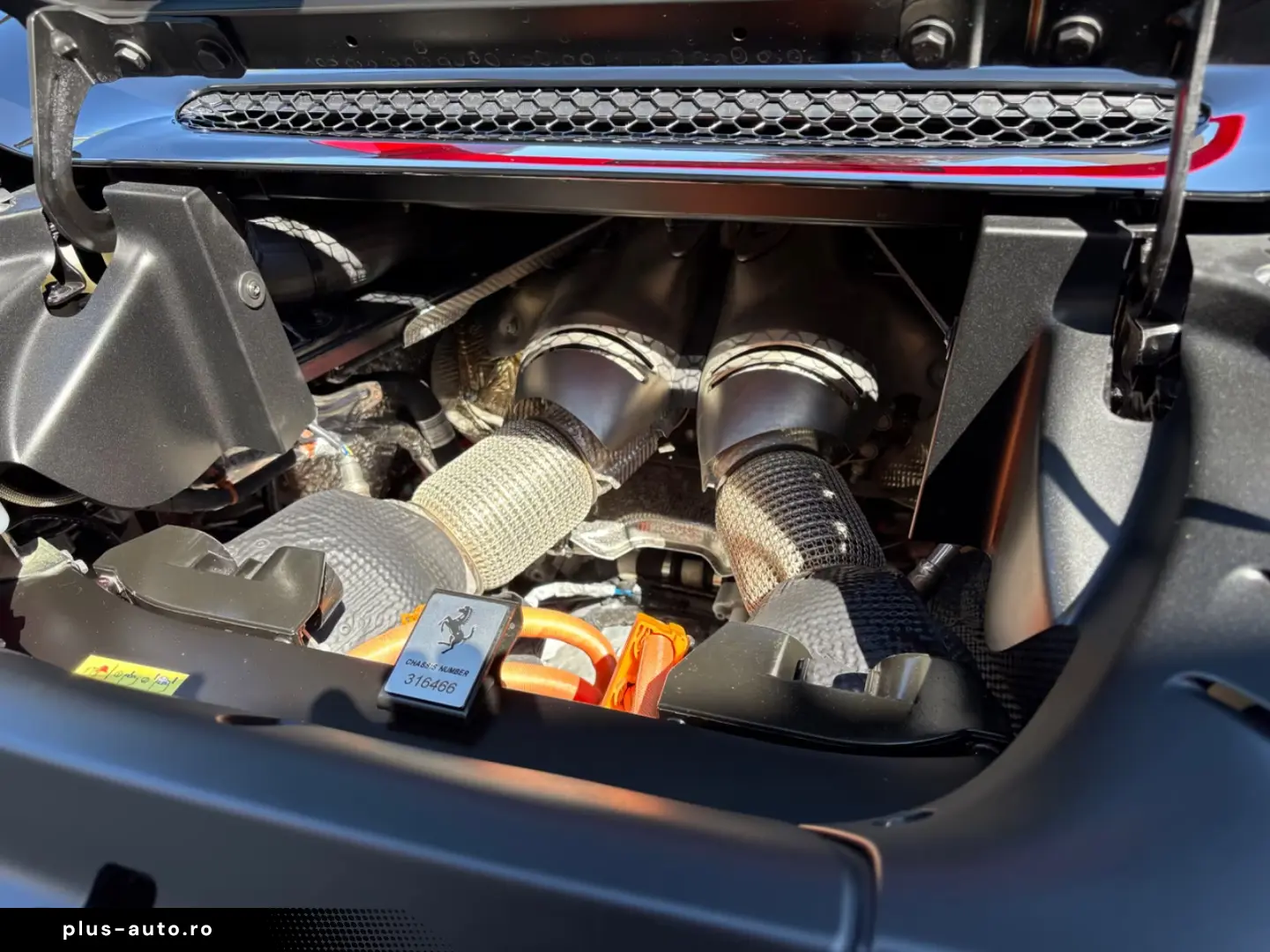 Ferrari 296 GTS Rosso Corsa Lift LED Carbon Racingsitze