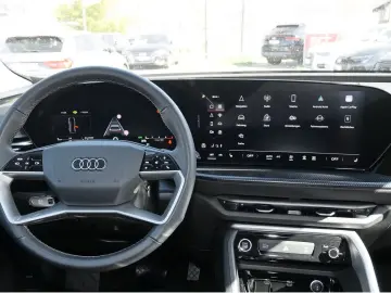 AUDI Q5 TFSI neues Model Stronic LED