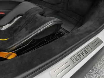 FERRARI 296 GTB