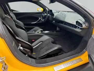FERRARI 296 GTB DCT  CAM ACC CARBON SEATS