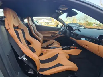 FERRARI F8 Tributo   Racing Seats   Carbon   Lift