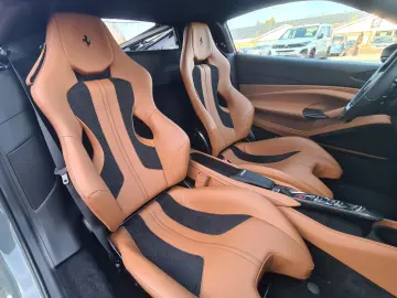 FERRARI F8 Tributo   Racing Seats   Carbon   Lift
