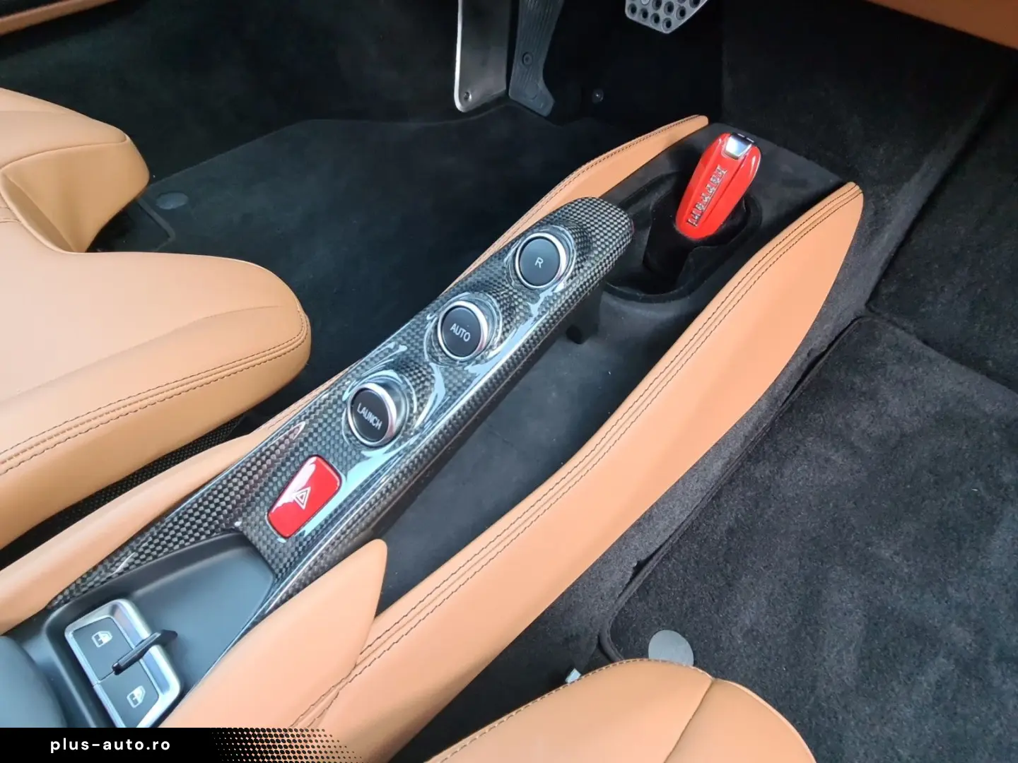 FERRARI F8 Tributo   Racing Seats   Carbon   Lift