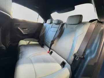 Mercedes-Benz A 250 e Lim AMG PANO DISTR MEMO