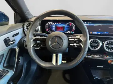 Mercedes-Benz A 250 e Lim AMG PANO DISTR MEMO