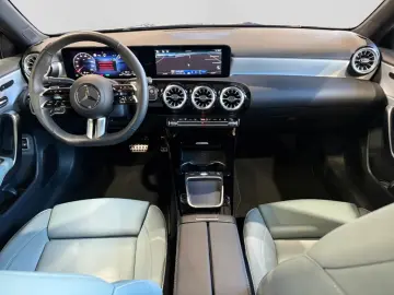 Mercedes-Benz A 250 e Lim AMG PANO DISTR MEMO