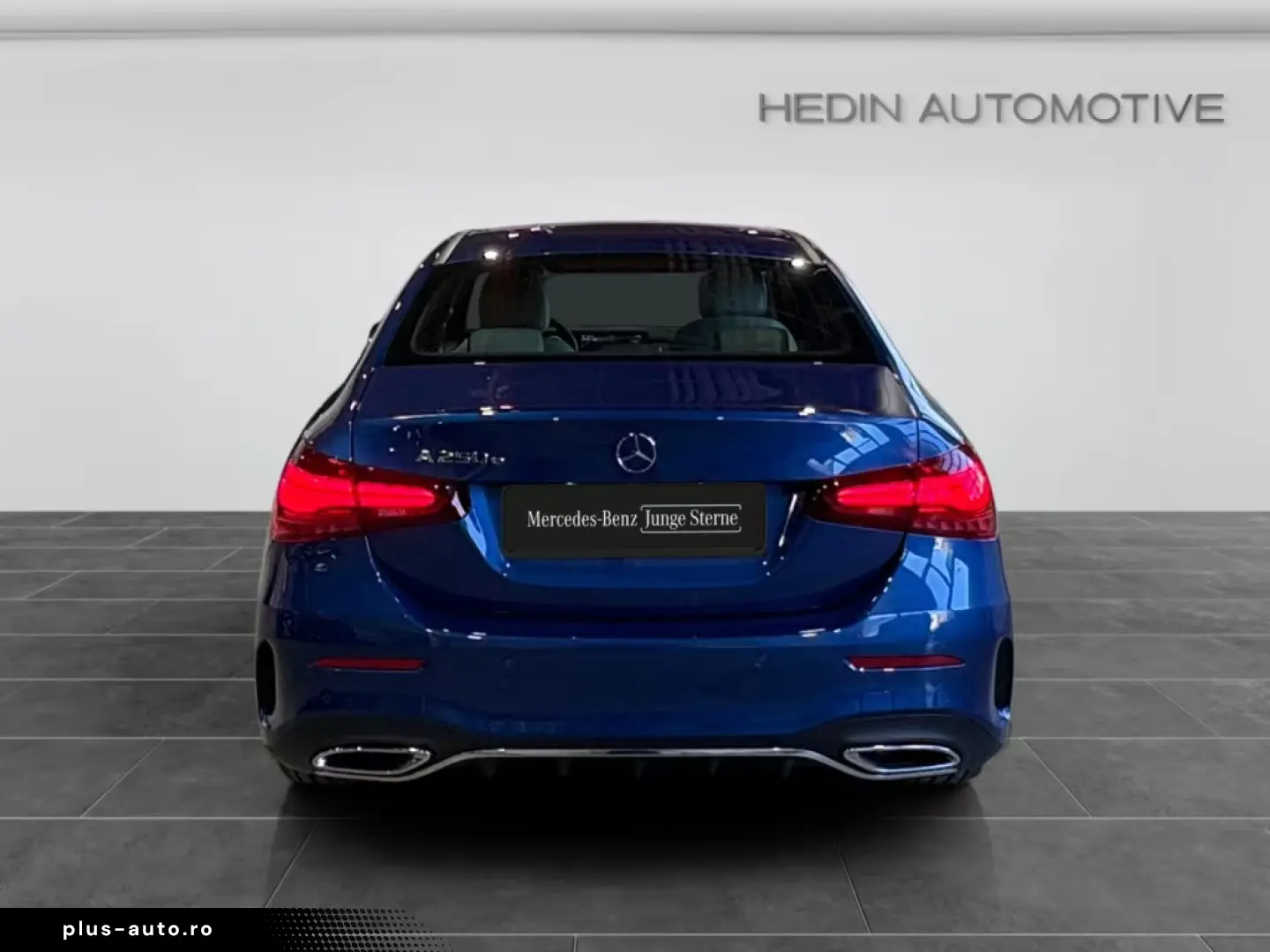 Mercedes-Benz A 250 e Lim AMG PANO DISTR MEMO
