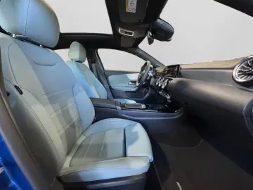 Mercedes-Benz A 250 e Lim AMG PANO DISTR MEMO
