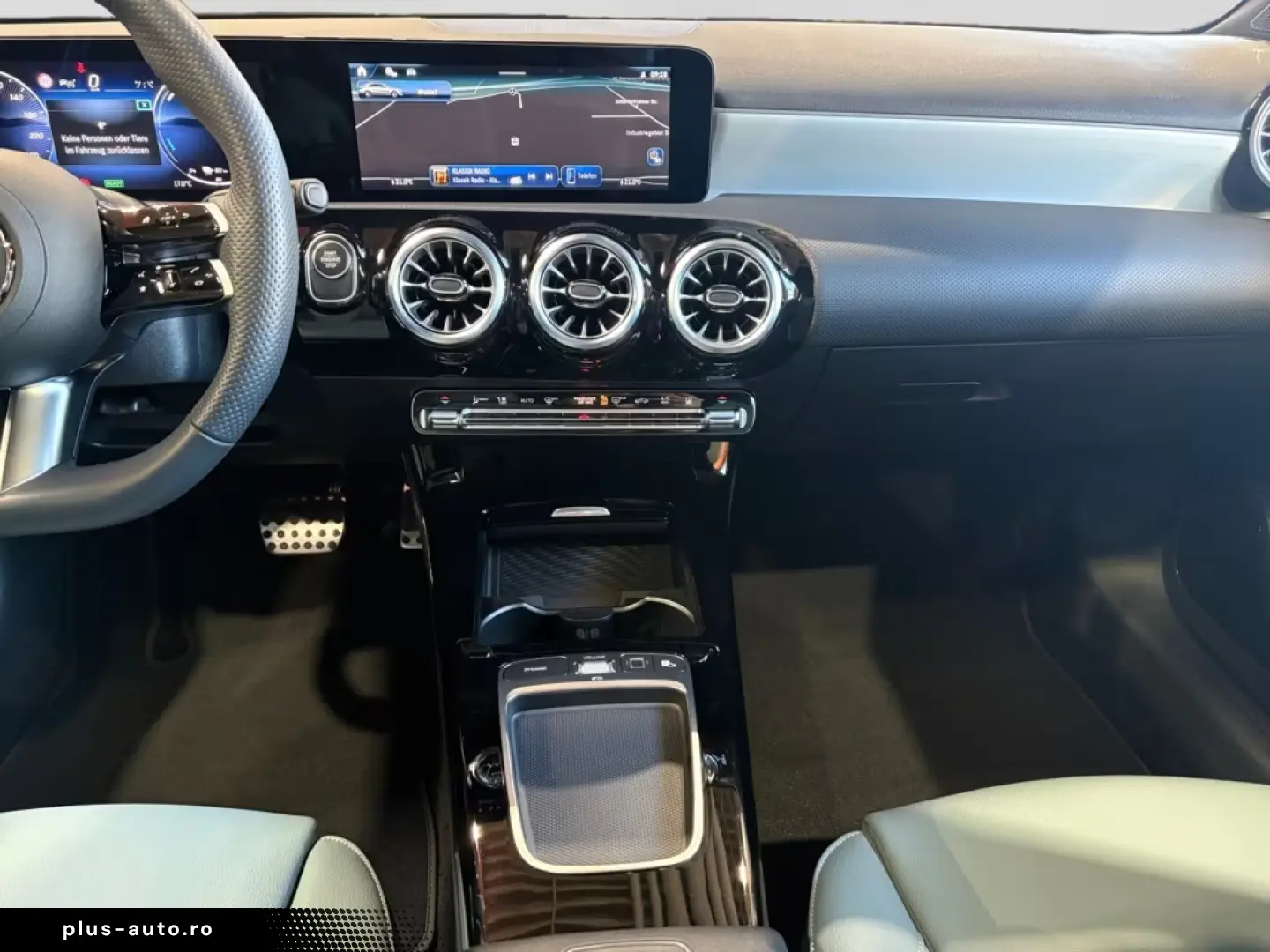 Mercedes-Benz A 250 e Lim AMG PANO DISTR MEMO