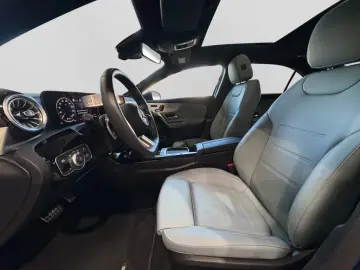 Mercedes-Benz A 250 e Lim AMG PANO DISTR MEMO