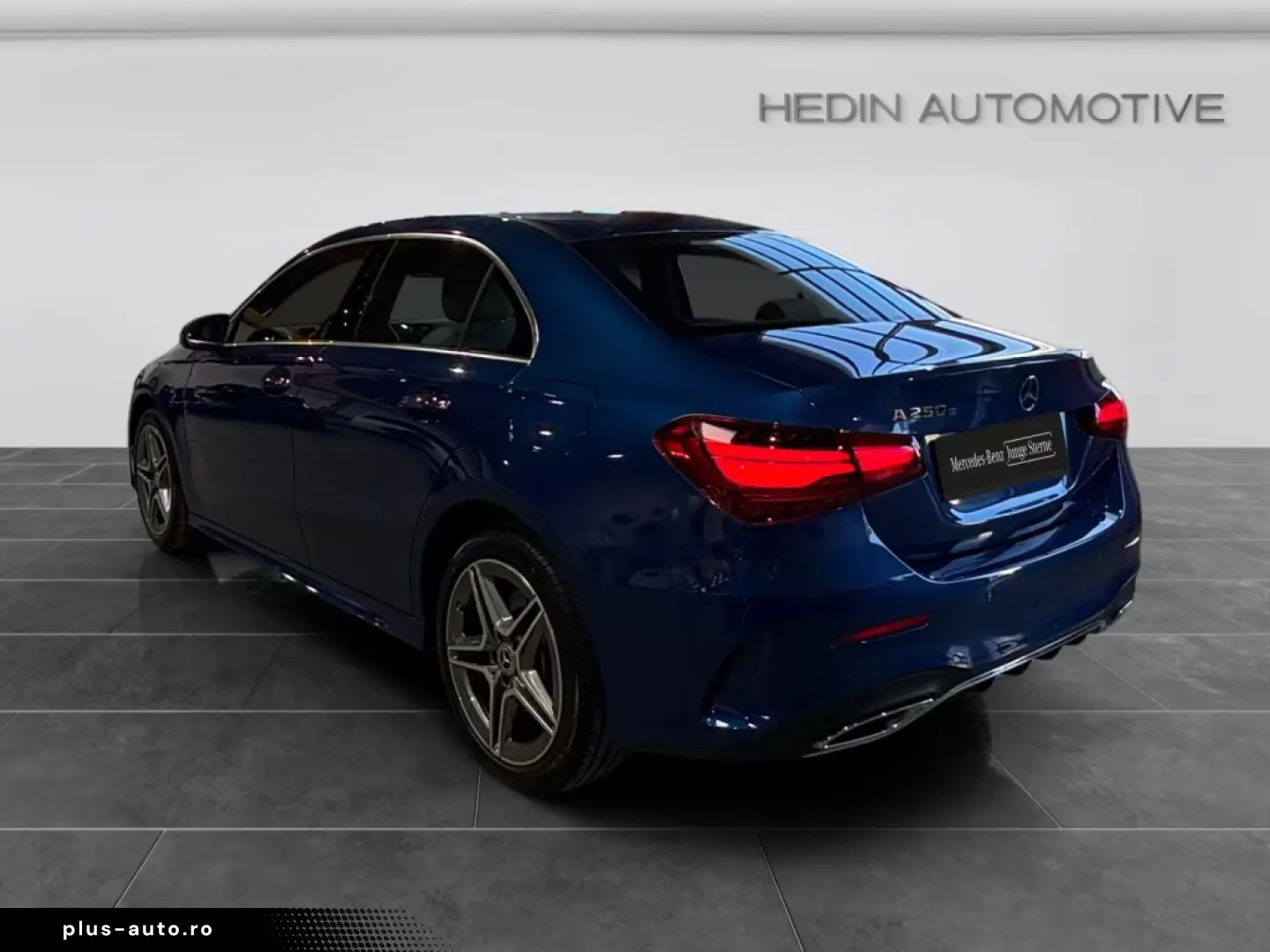 Mercedes-Benz A 250 e Lim AMG PANO DISTR MEMO