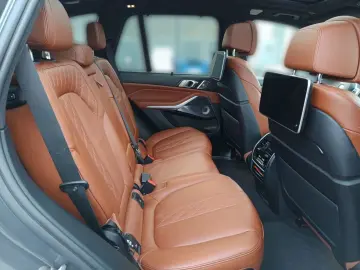 BMW X5 xDrive40d 22 ALU M SPORTPAKET AHK SKY LOUNGE