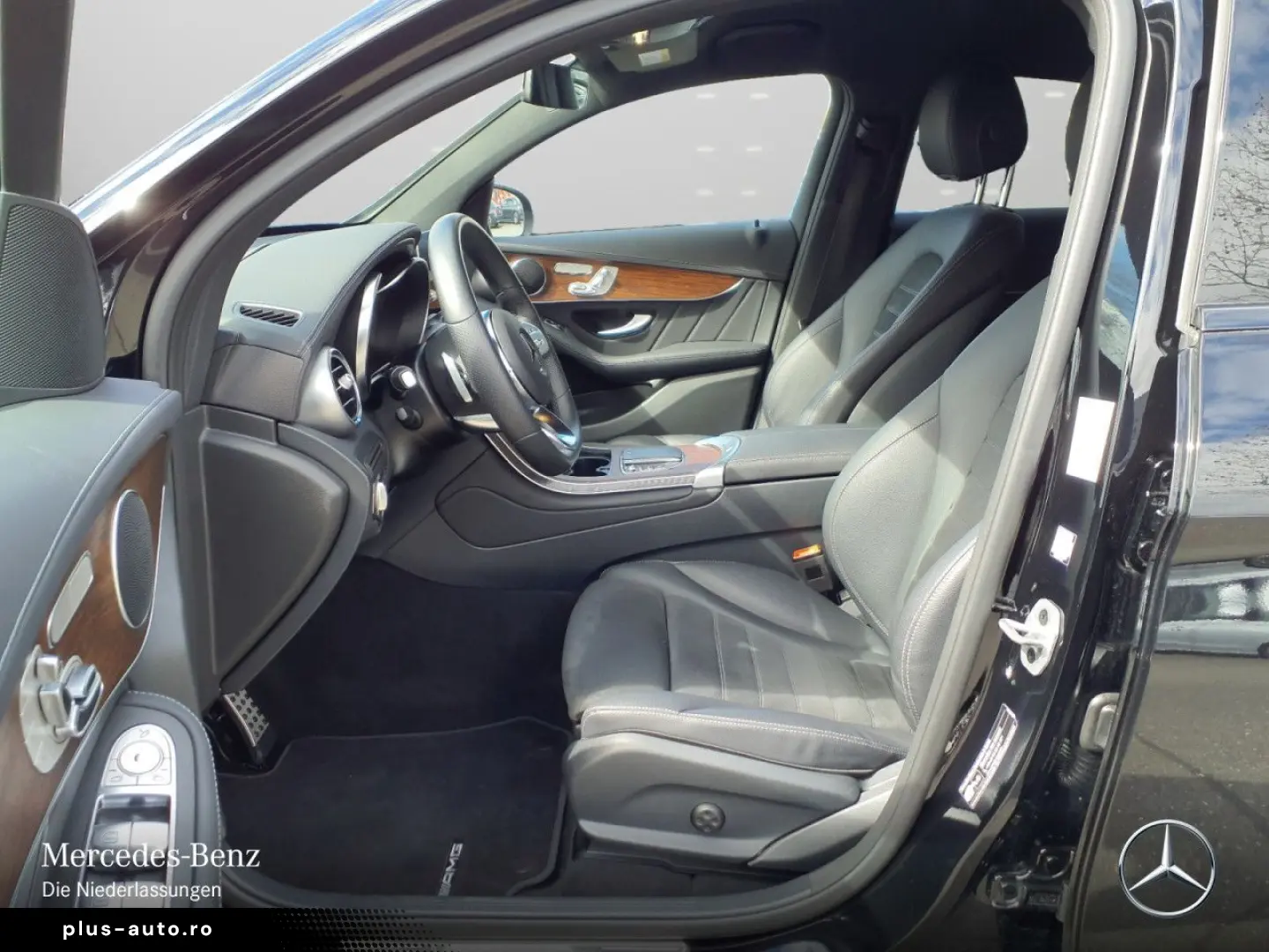 MERCEDES-BENZ GLC 300 de 4M Cp AMG Night MBUX Nav  Distr AIR