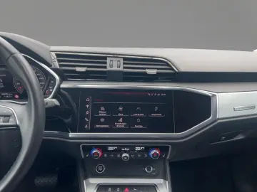 AUDI Q3 35 TFSI advanced S tronic Navi