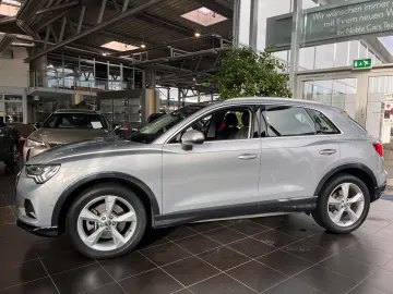 AUDI Q3 40 TFSI quattro Advanced