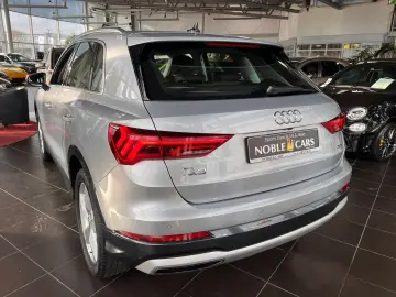 AUDI Q3 40 TFSI quattro Advanced