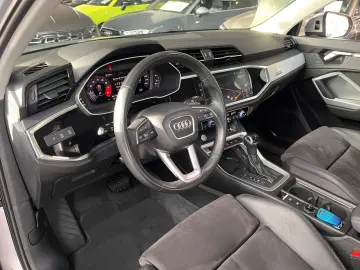 AUDI Q3 40 TFSI quattro Advanced