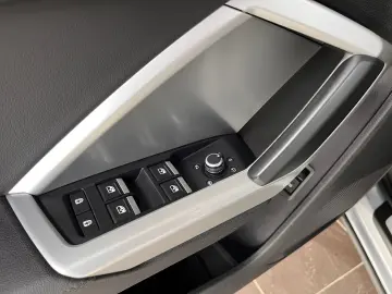 AUDI Q3 40 TFSI quattro Advanced