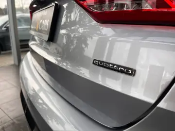 AUDI Q3 40 TFSI quattro Advanced
