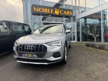 AUDI Q3 40 TFSI quattro Advanced