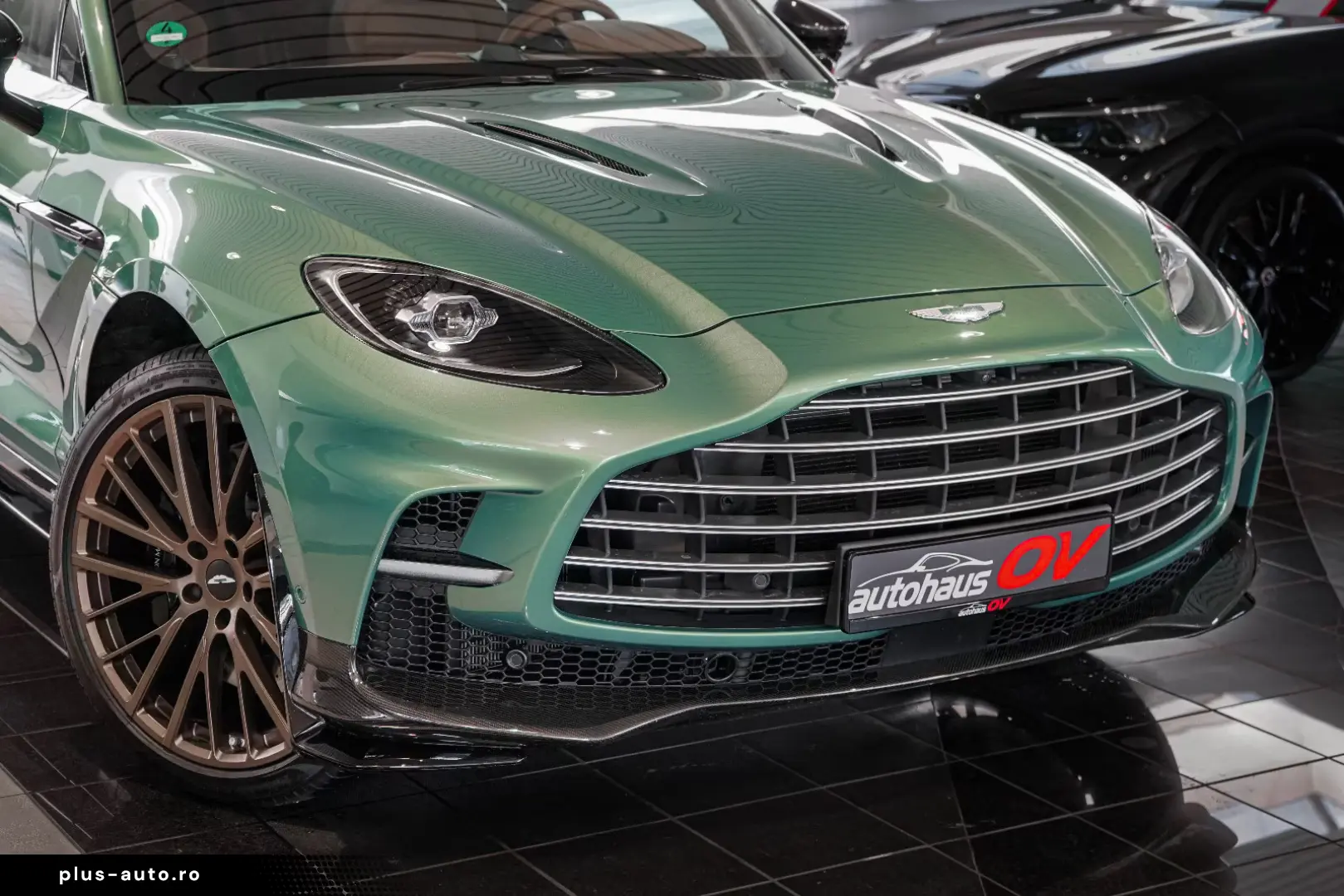 Aston Martin DBX 707   Carbonpaket   Copper Bronze
