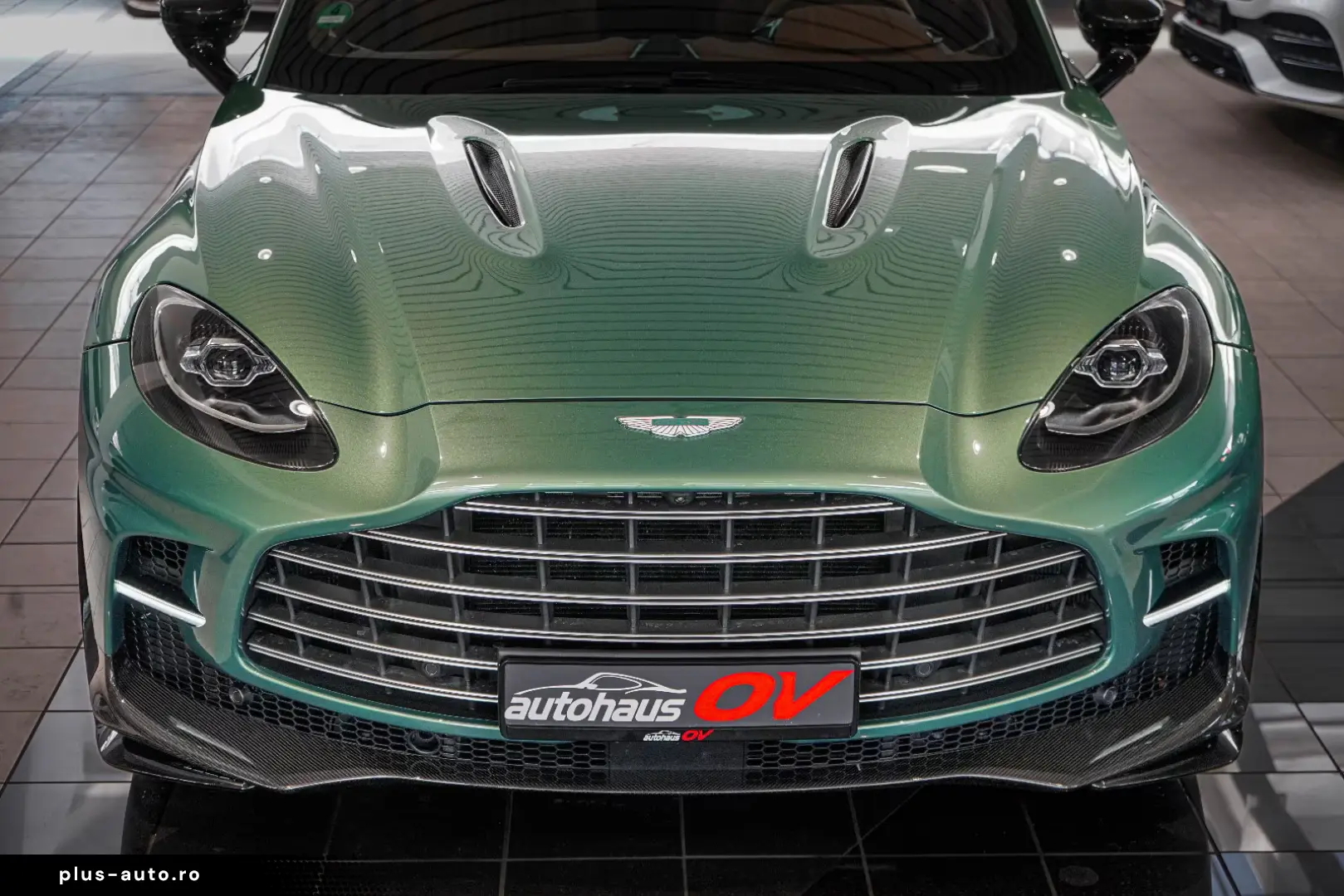Aston Martin DBX 707   Carbonpaket   Copper Bronze