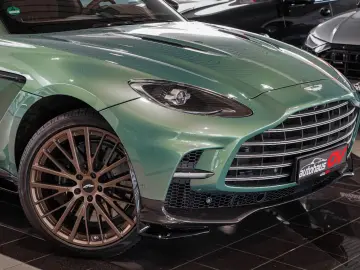 Aston Martin DBX 707   Carbonpaket   Copper Bronze