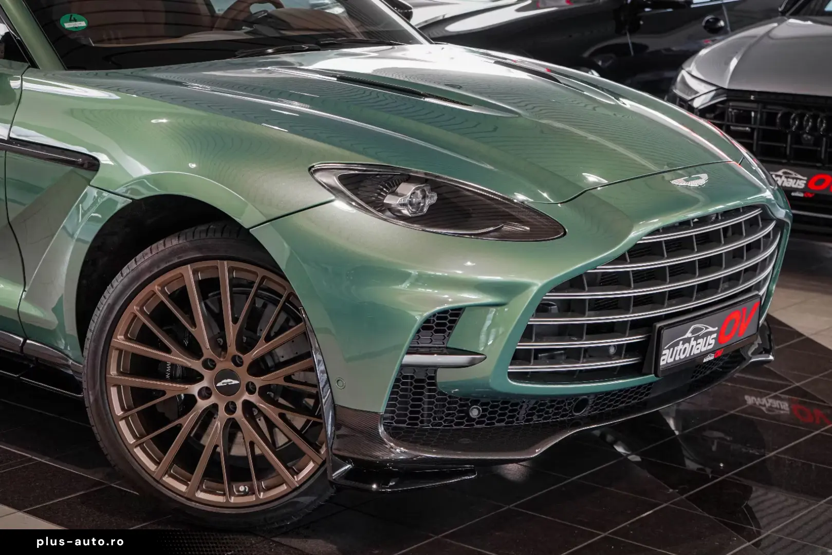Aston Martin DBX 707   Carbonpaket   Copper Bronze