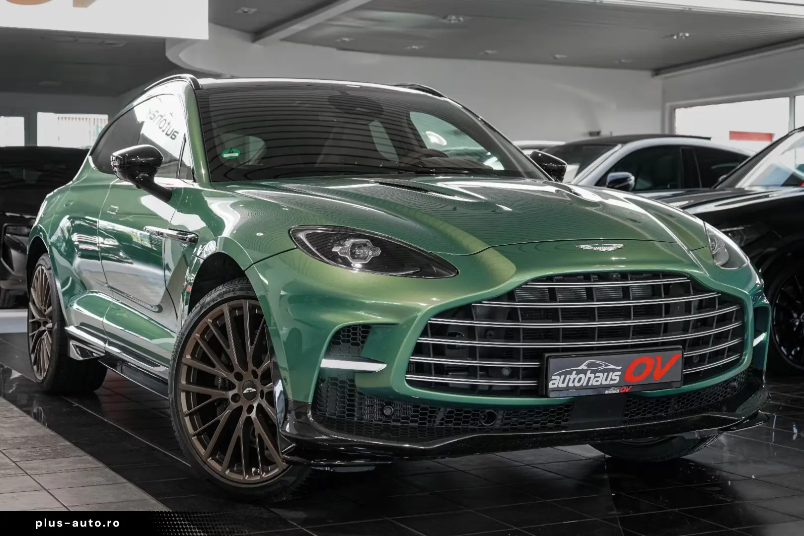 Aston Martin DBX 707   Carbonpaket   Copper Bronze