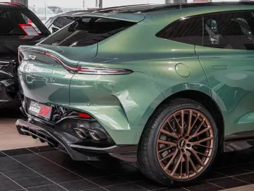 Aston Martin DBX 707   Carbonpaket   Copper Bronze