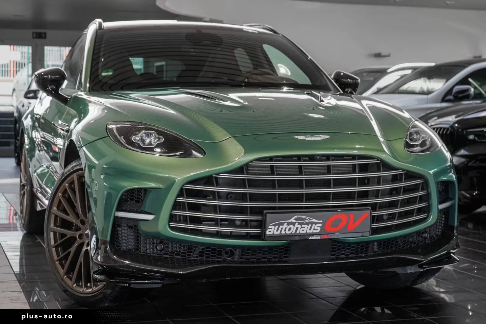 Aston Martin DBX 707   Carbonpaket   Copper Bronze