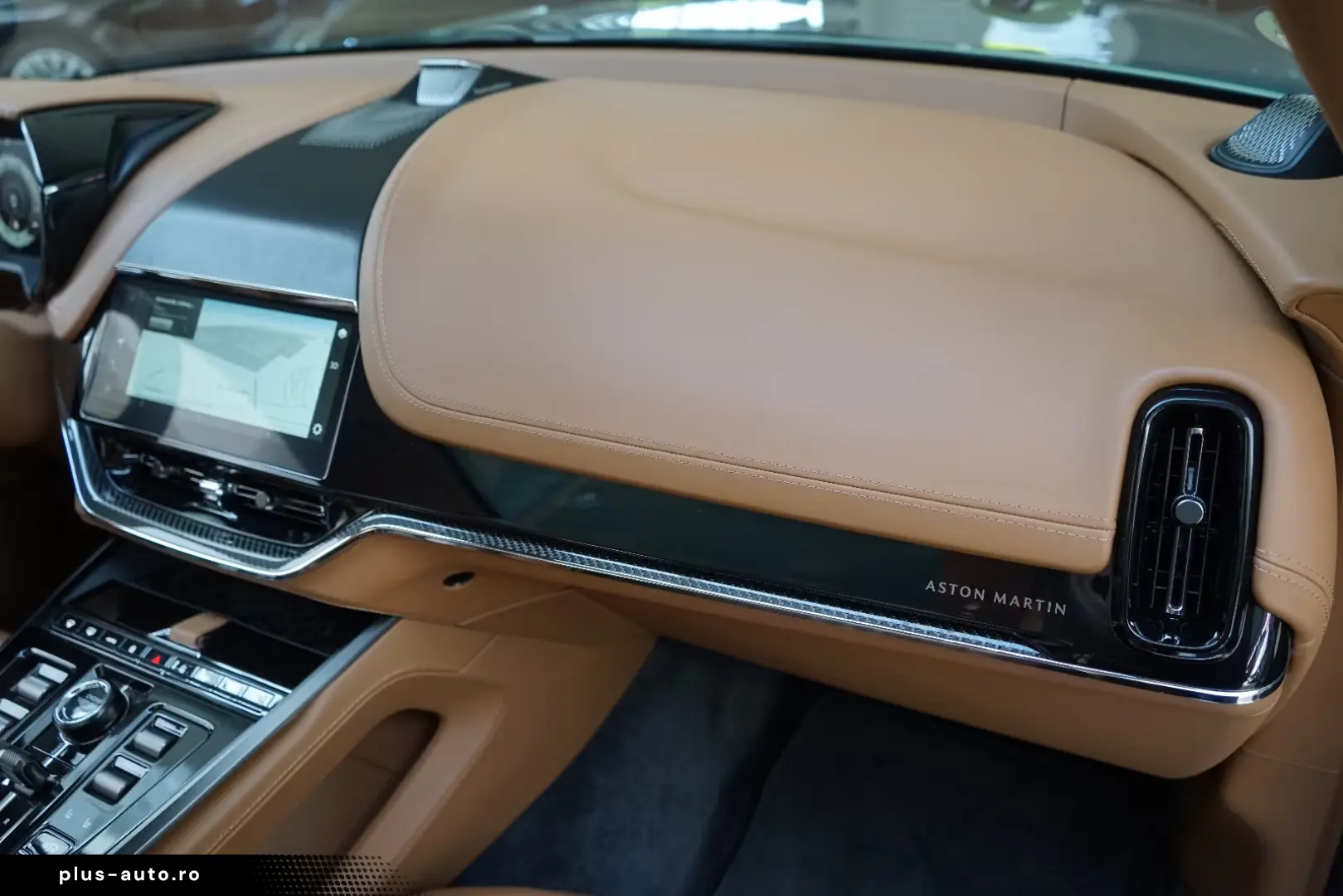 Aston Martin DBX 707   Carbonpaket   Copper Bronze