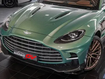 Aston Martin DBX 707   Carbonpaket   Copper Bronze