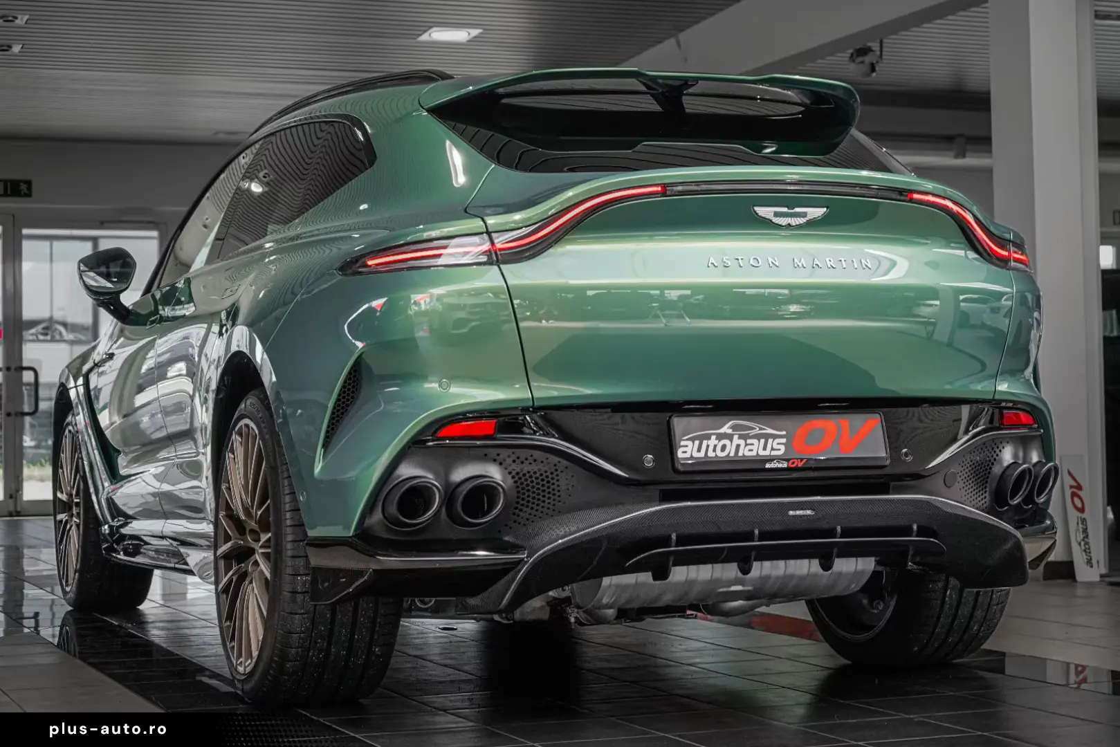 Aston Martin DBX 707   Carbonpaket   Copper Bronze
