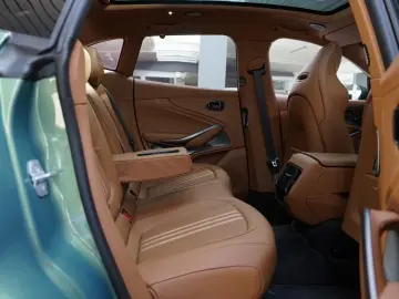 Aston Martin DBX 707   Carbonpaket   Copper Bronze