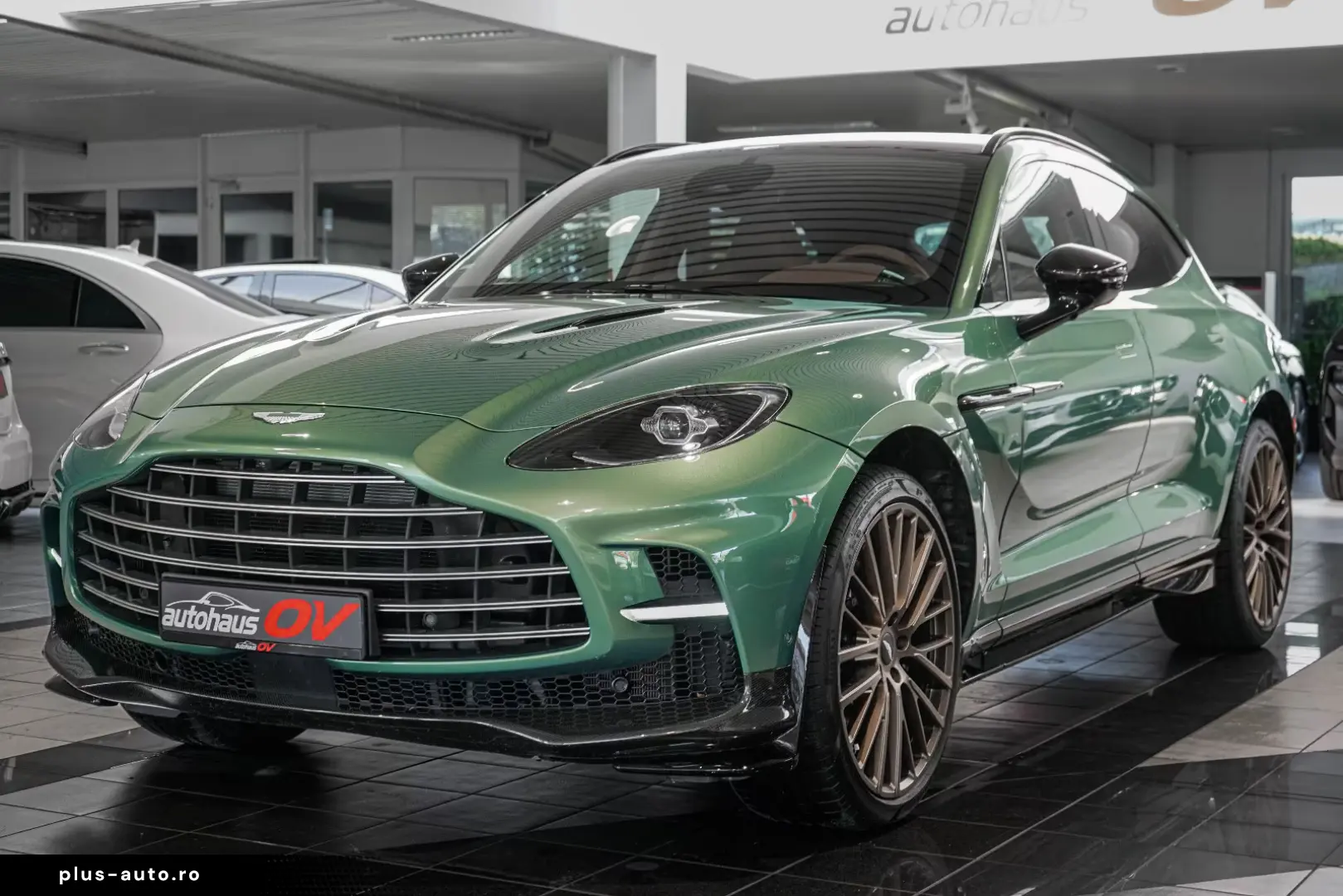 Aston Martin DBX 707   Carbonpaket   Copper Bronze