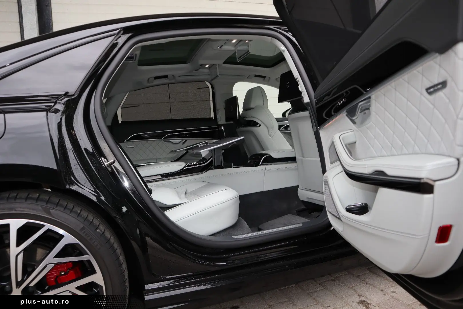 AUDI A8L 60 TFSI e lang EXCLUSIVE BLACK-PAKET B&Oadv.