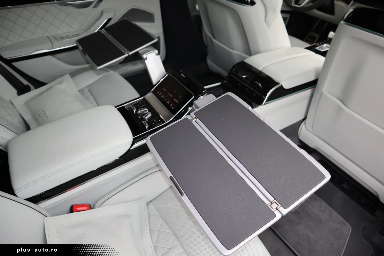 AUDI A8L 60 TFSI e lang EXCLUSIVE BLACK-PAKET B&Oadv.