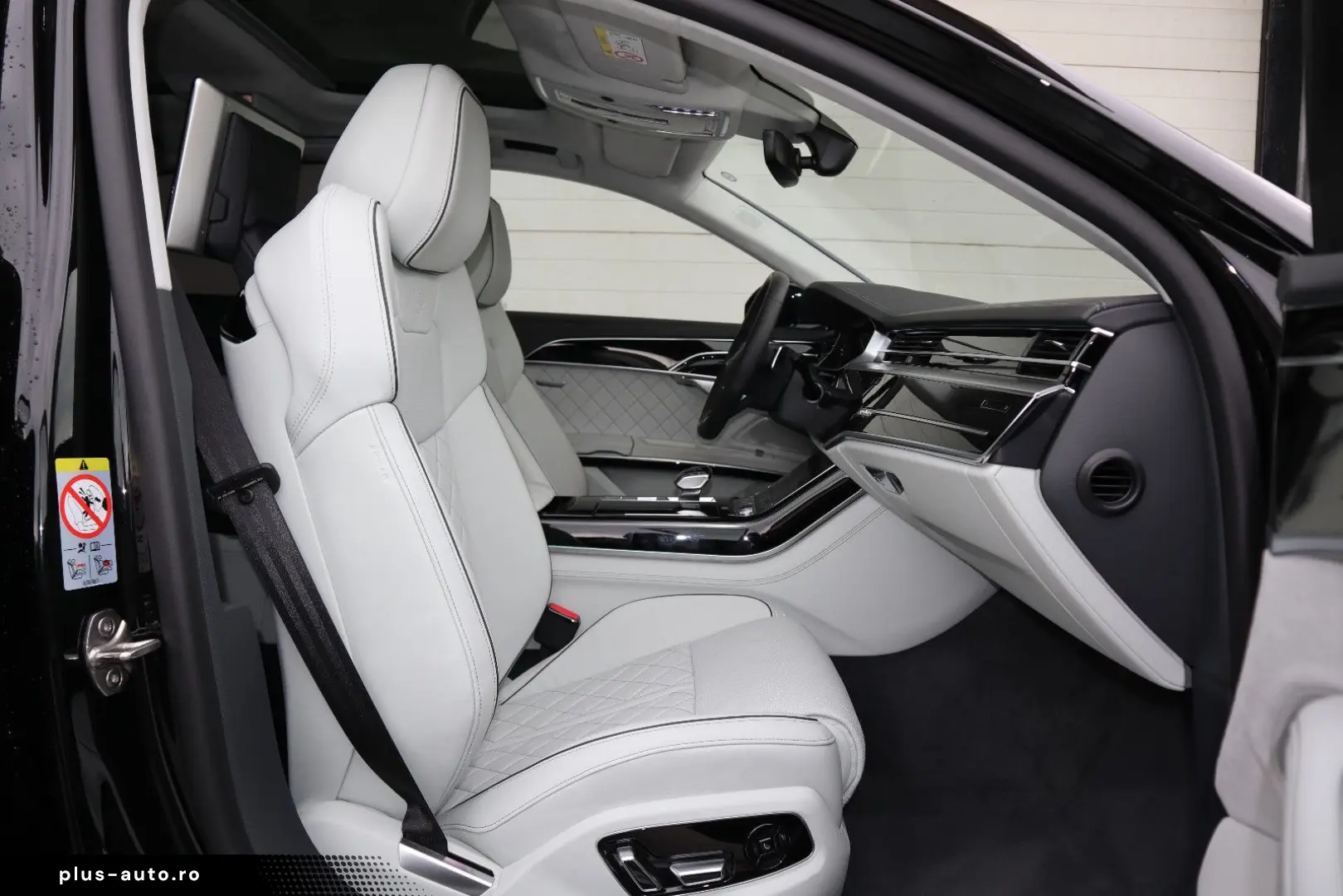 AUDI A8L 60 TFSI e lang EXCLUSIVE BLACK-PAKET B&Oadv.