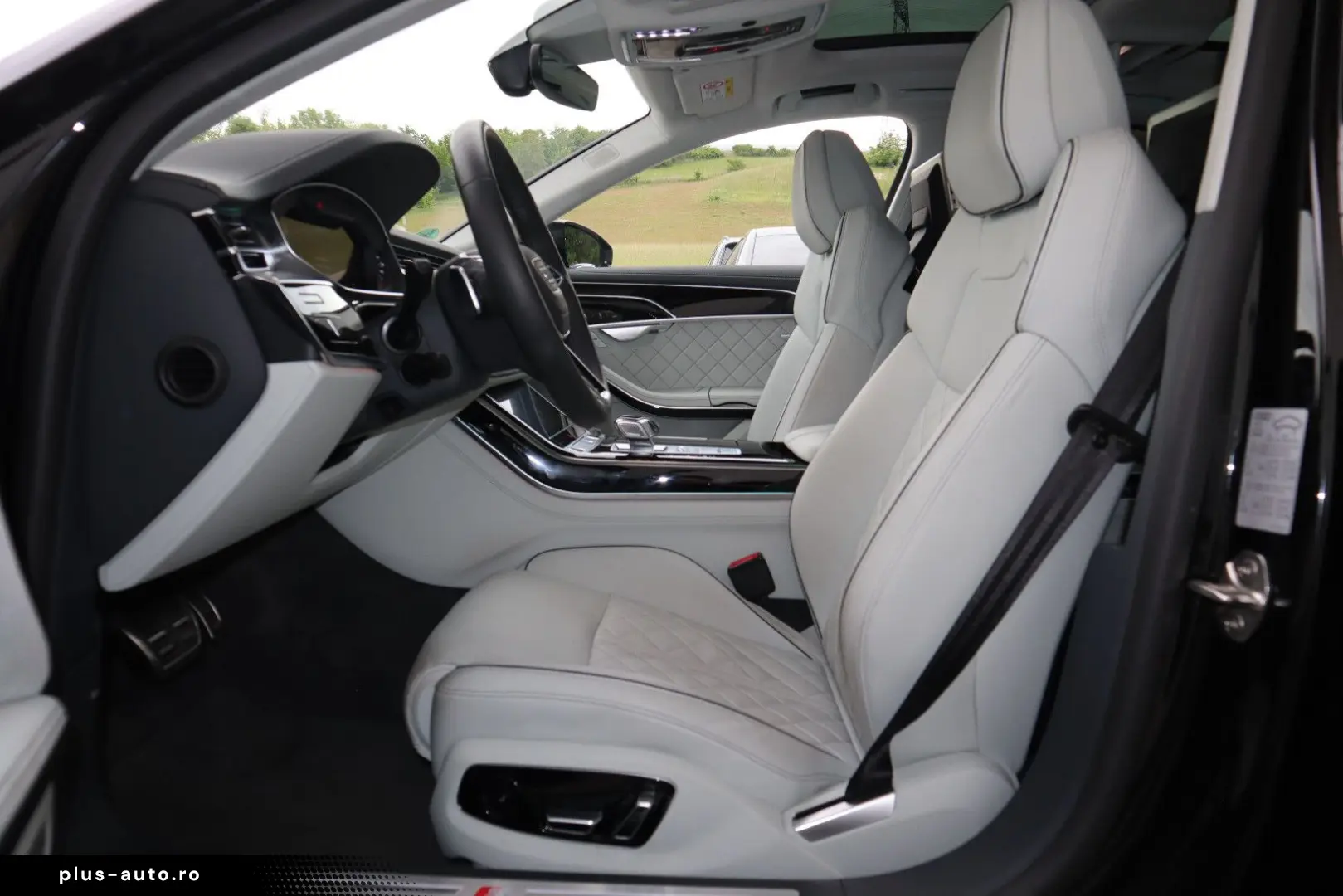 AUDI A8L 60 TFSI e lang EXCLUSIVE BLACK-PAKET B&Oadv.